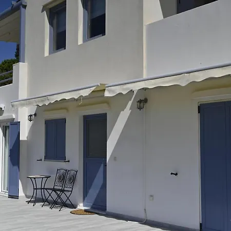 Isidoros Apartamento