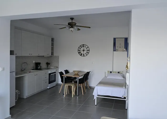 Isidoros Apartment *